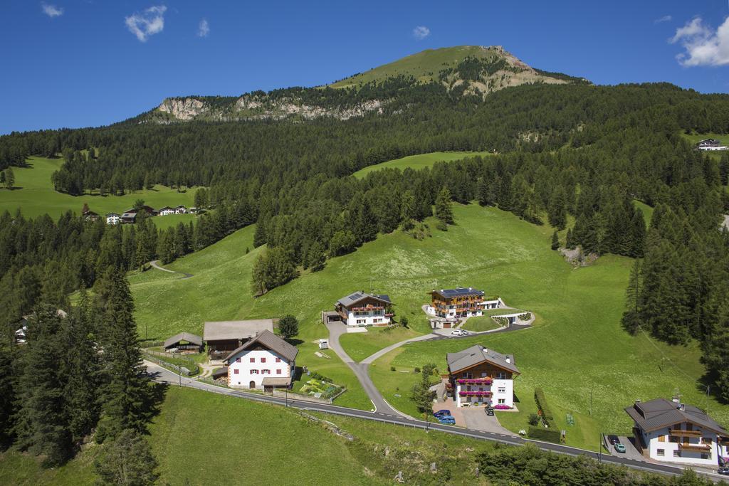 Apartments La Mana Santa Cristina Val Gardena Kültér fotó
